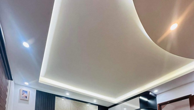 Cho thuê căn hộ chung cư tòa Thành Công Tower 57 Láng Hạ, 178 m² - 3 ngủ, 2VS, 18 Tr